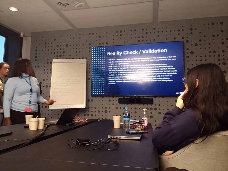 Team presentation on the effect of AI on employees during the Soapbox SDG Challenge